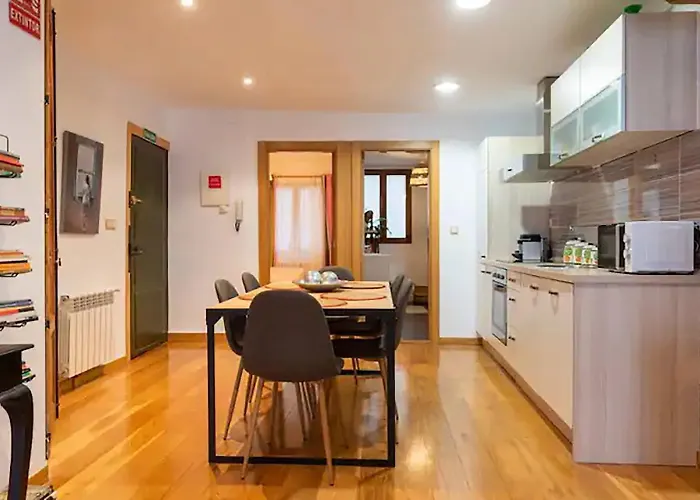 Nuevo Apartamento En Calle Burgos サンタンデール